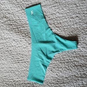 NWOT VS PINK Extra Low Rise Seamless Thong Panty